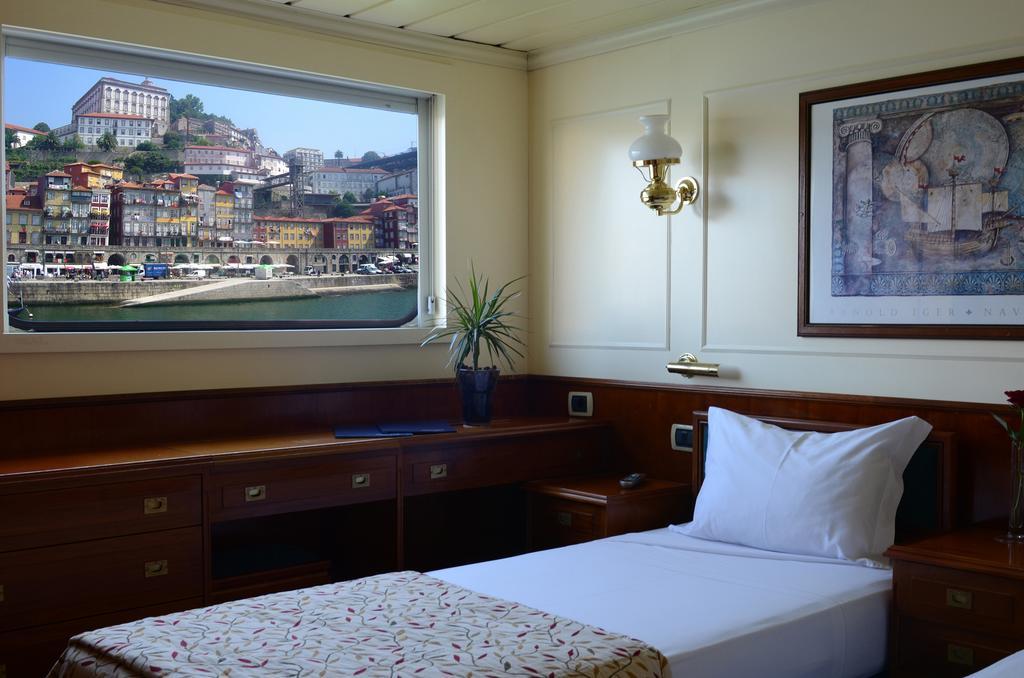 Invicta Ribeira Boat Hotel 포르투 외부 사진