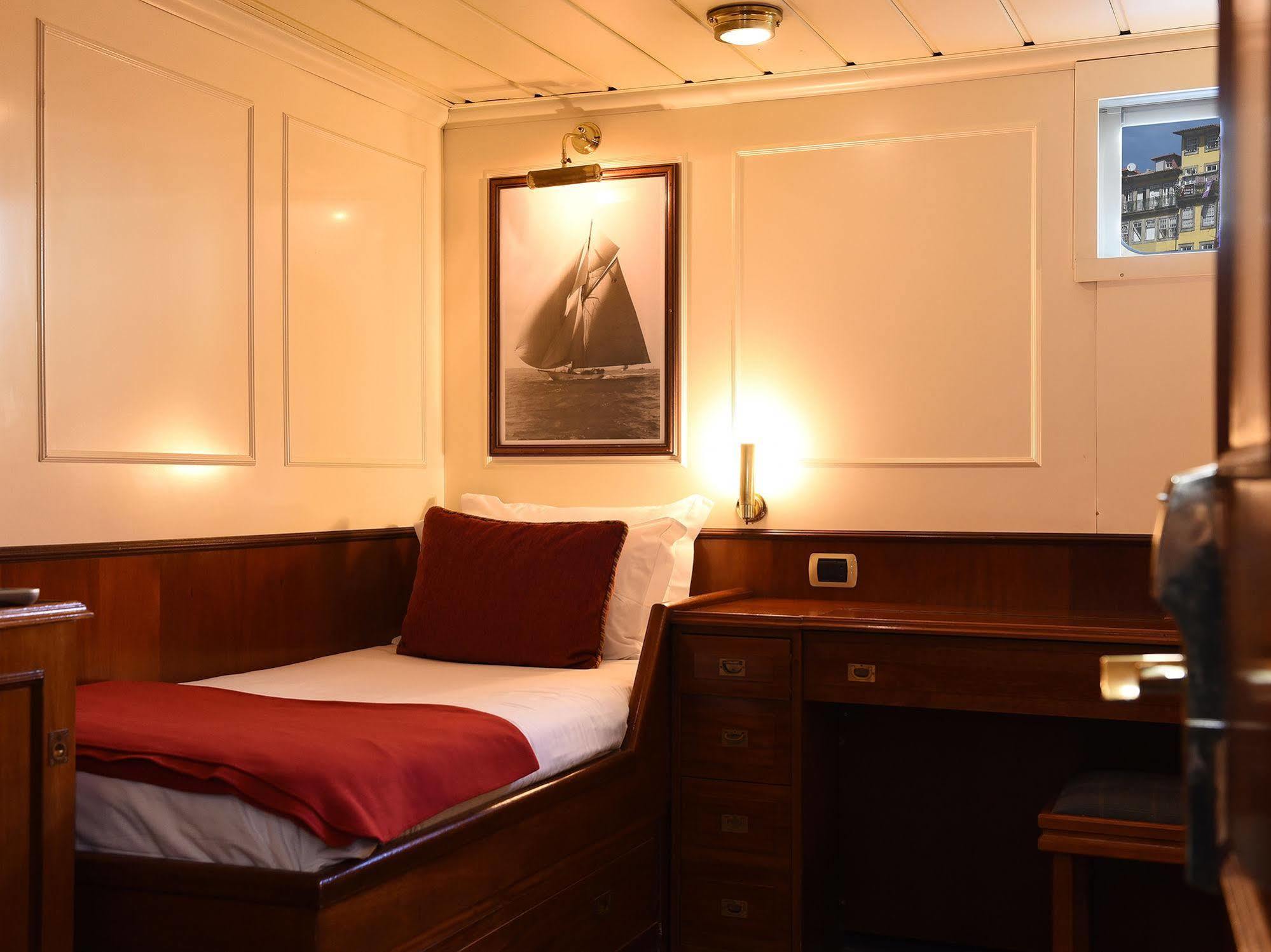 Invicta Ribeira Boat Hotel 포르투 외부 사진