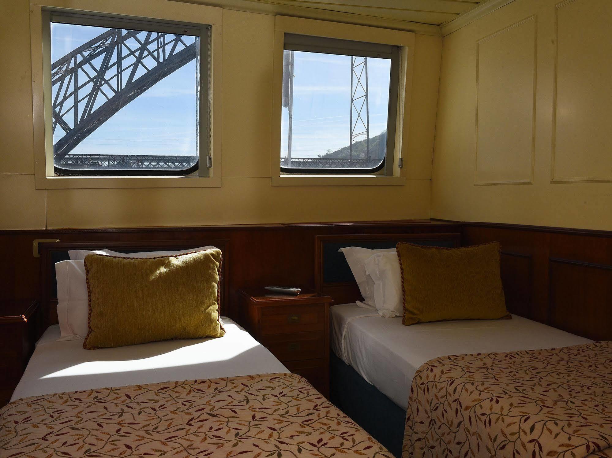 Invicta Ribeira Boat Hotel 포르투 외부 사진